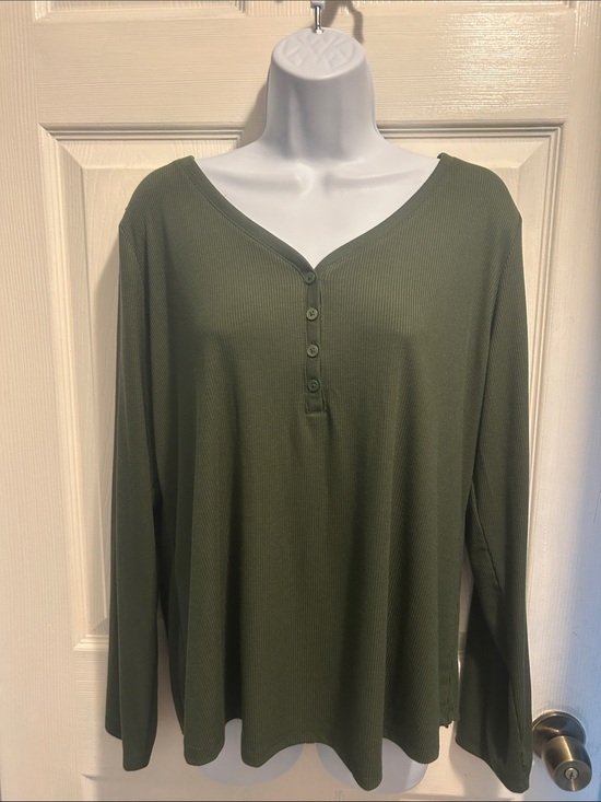 a.n.a Tops - a.n.a Olive Green Long-Sleeve Henley Top